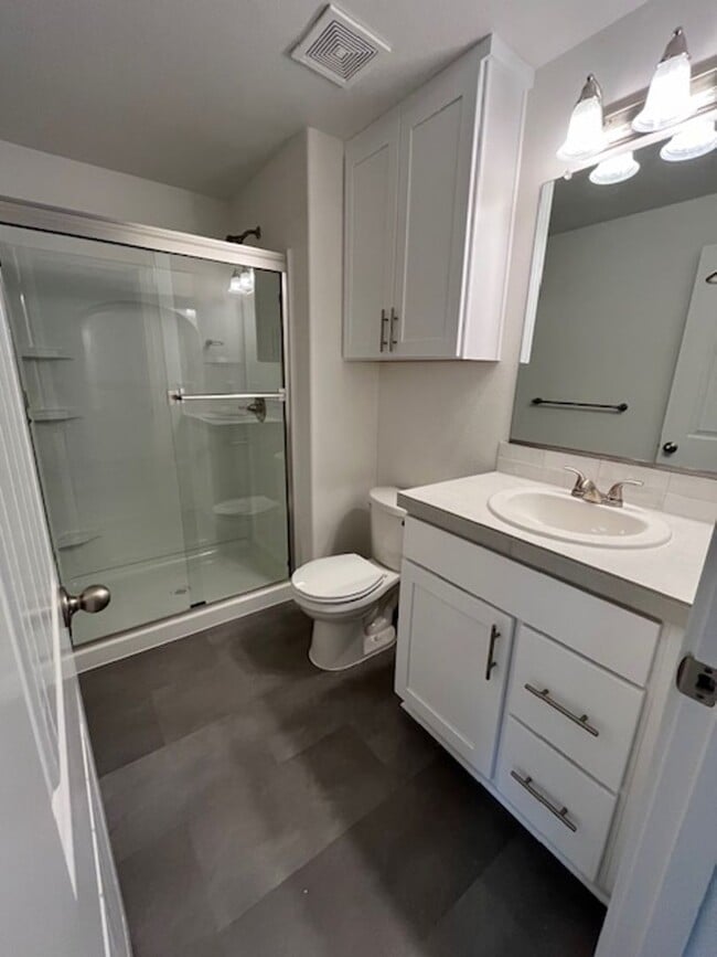 Building Photo - 3 Bedroom 2 Bath Forest Grove OR
