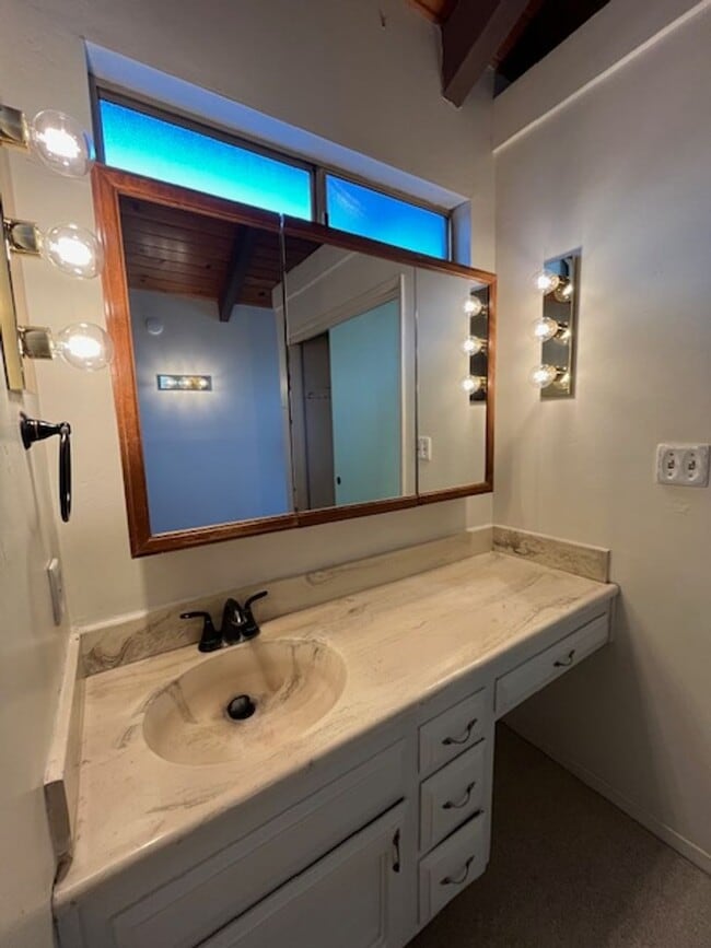 Building Photo - 1618 Square Foot Tri-Level Home in Cayucos with Ocean Views