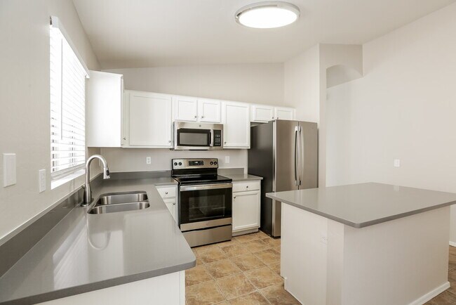 Building Photo - 4314 N 124th Ave