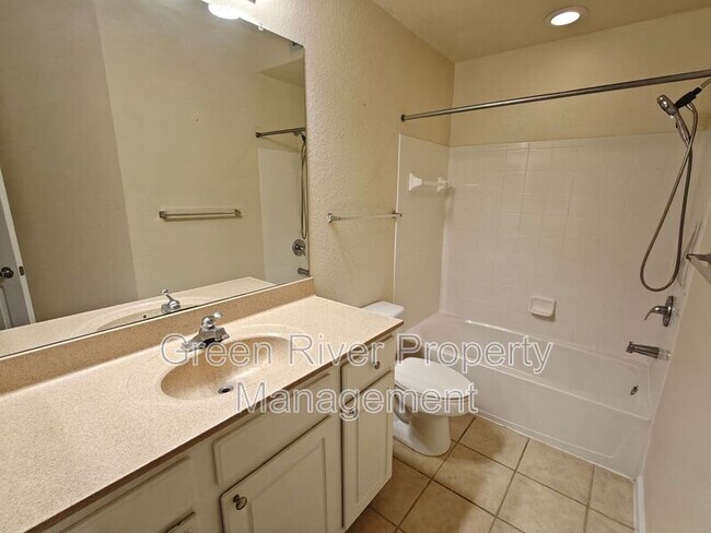 Building Photo - 10075 Gate Pkwy N