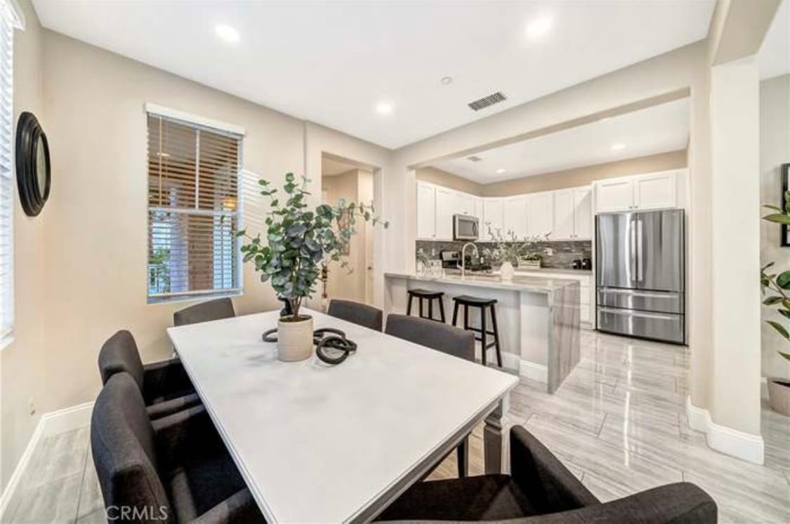 Building Photo - 16 Shelburne St