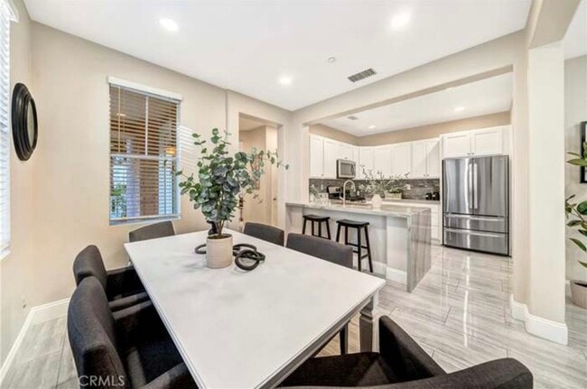 Building Photo - 16 Shelburne St