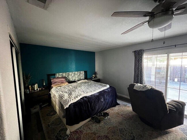 Building Photo - Beautiful Home in Southwest Woodland Cul-d...