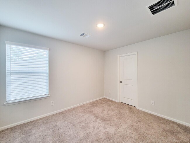 Building Photo - 94 Valiant Ridge Trail
