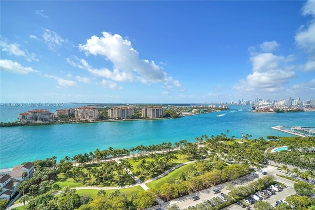 Building Photo - 400 South Pointe Dr