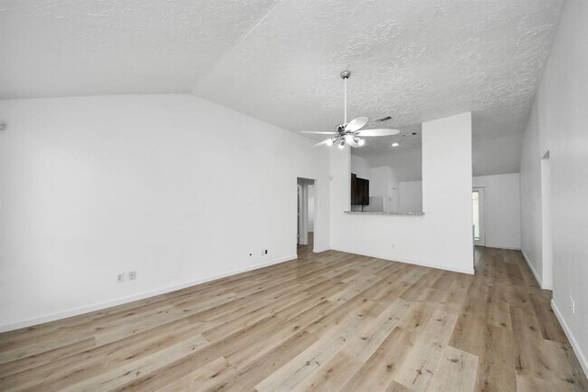 Building Photo - 20214 Apache Gardens Ln