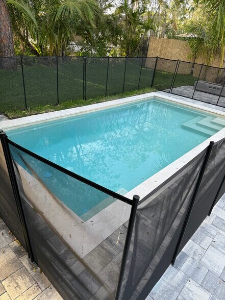 Building Photo - 465 8th St N