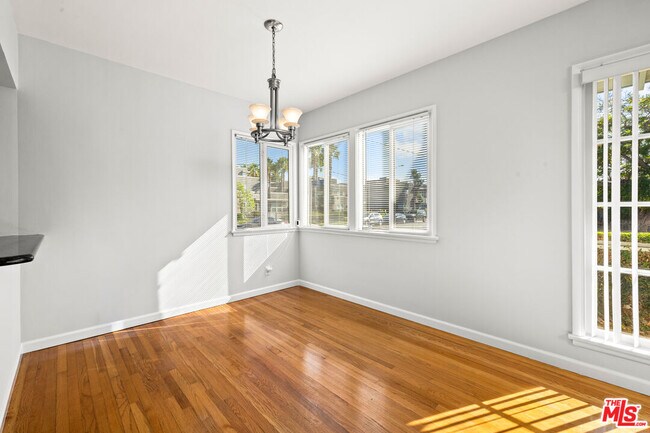 Building Photo - 836 Appelby St