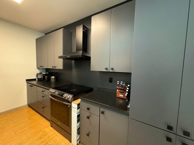 Building Photo - 7219 Rocio Dr