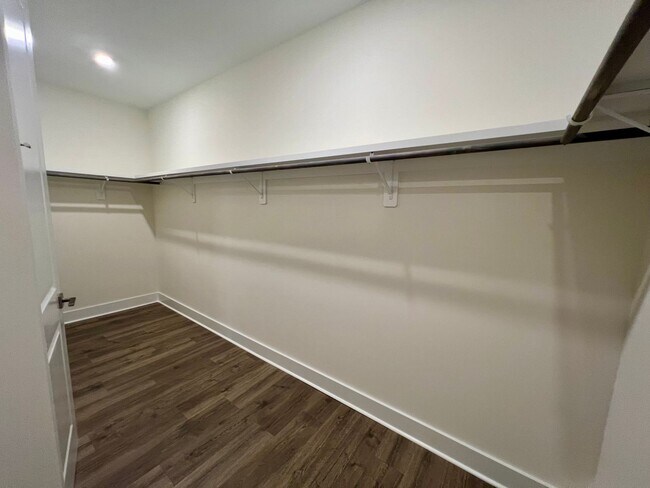 Building Photo - 2429 Vetrina Wy