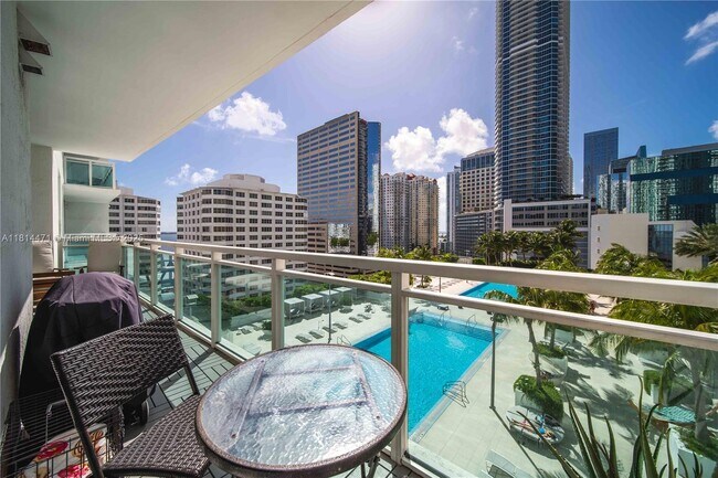Primary Photo - 950 Brickell Bay Dr