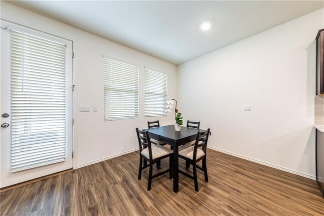 Building Photo - 1111 Diggy Dr