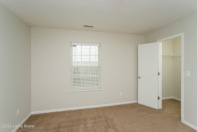 Building Photo - 6623 Timberbend Dr