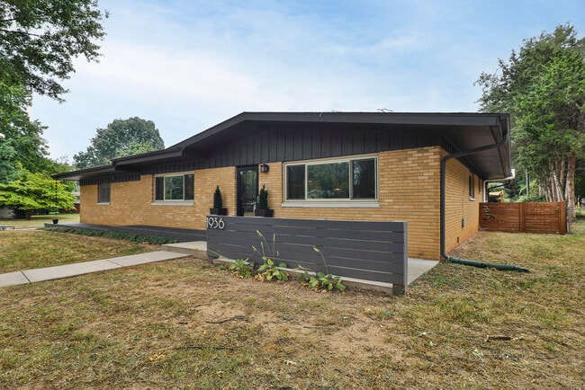 Building Photo - 1936 E Greenwood St