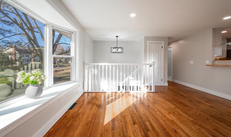 Building Photo - 31 Cheryl Dr