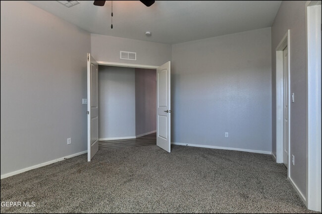 Building Photo - 552 Logwood Ave