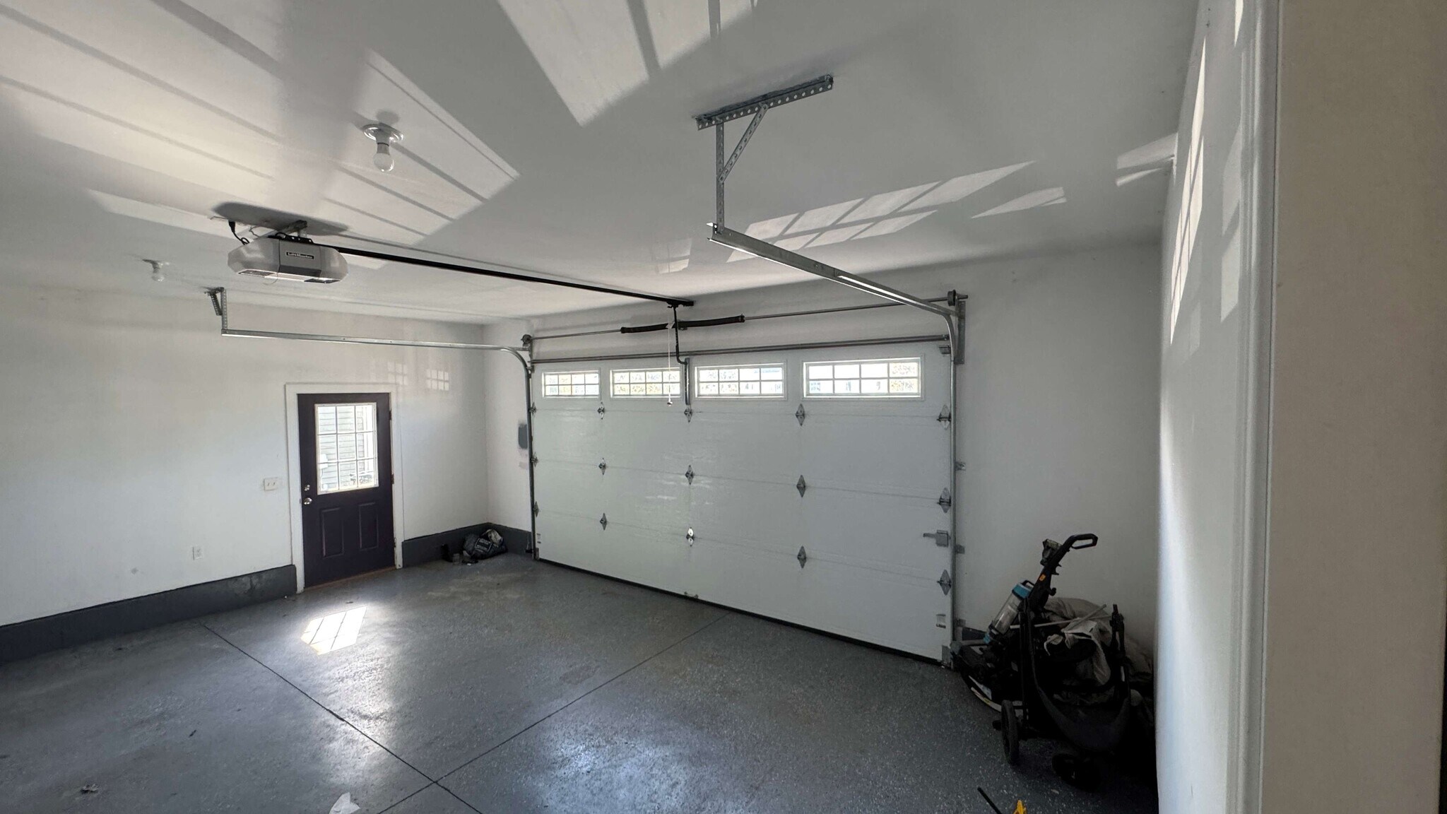Building Photo - 38 Gristmill Ln
