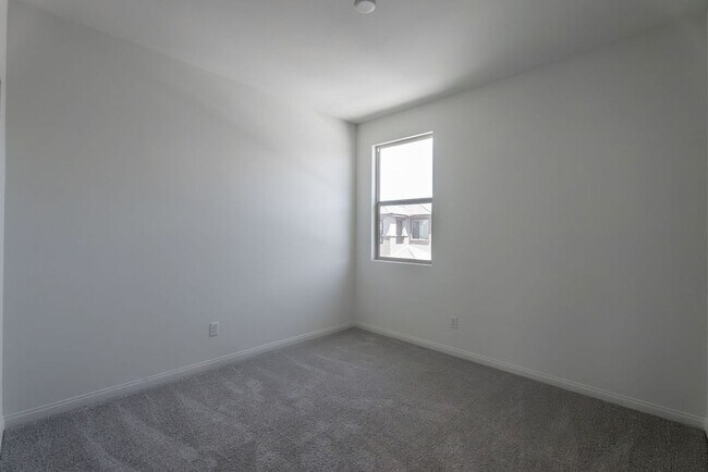 Building Photo - 91 Cinder Cone Ln