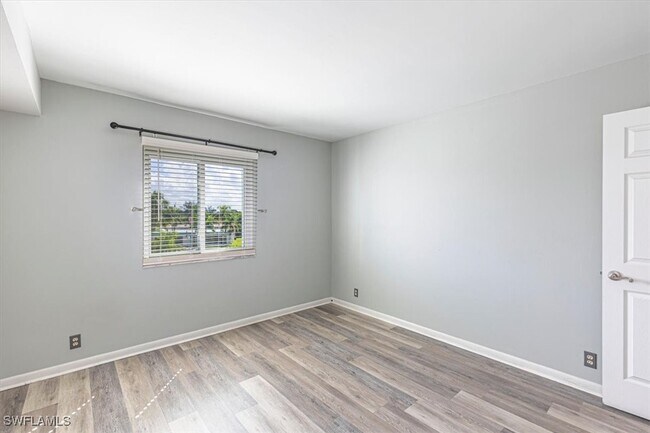 Building Photo - 2885 Palm Beach Blvd