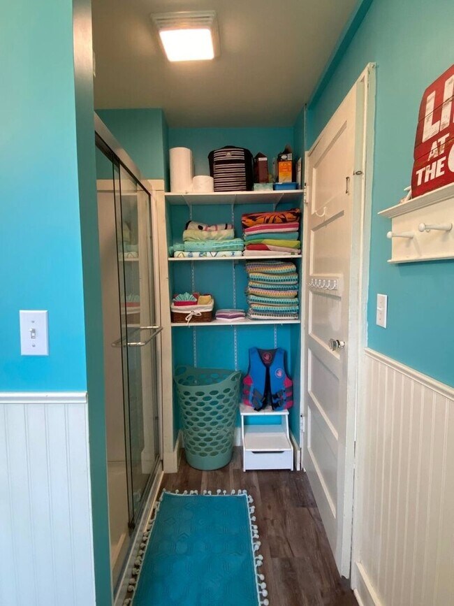 Building Photo - Charming 2BR Cottage on Lake in Niles