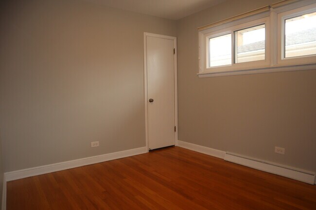 Building Photo - 3112 W 101st Pl