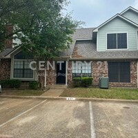 Building Photo - Beautiful 2-Story 2/2 Condo Located in Cop...