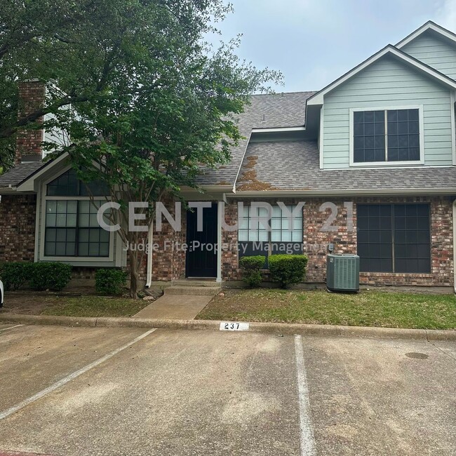 Primary Photo - Beautiful 2-Story 2/2 Condo Located in Cop...