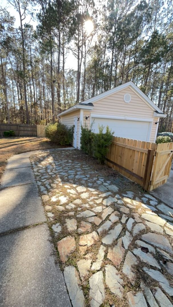 Building Photo - Beautiful 4-Bedroom 3 Bath Home with Neighborhood Pool!