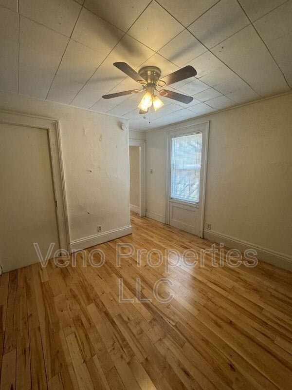 Building Photo - 18 2nd St