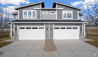 Building Photo - 950 Lincoln Wy