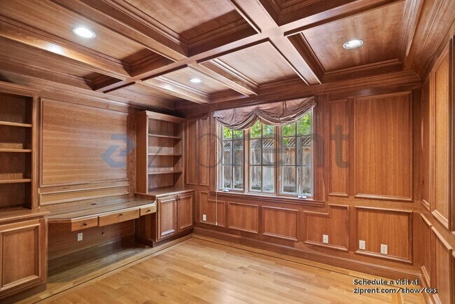 Building Photo - 1320 Drake Ave