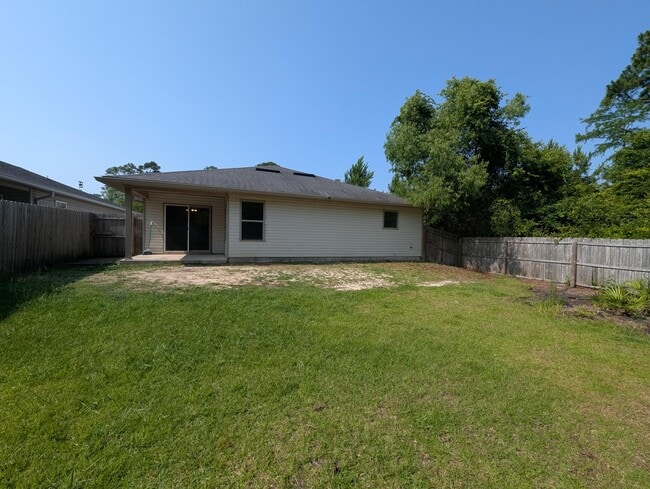 Building Photo - 8450 Island Dr