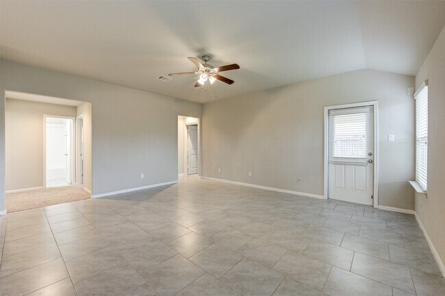 Building Photo - 8002 Carillon Way