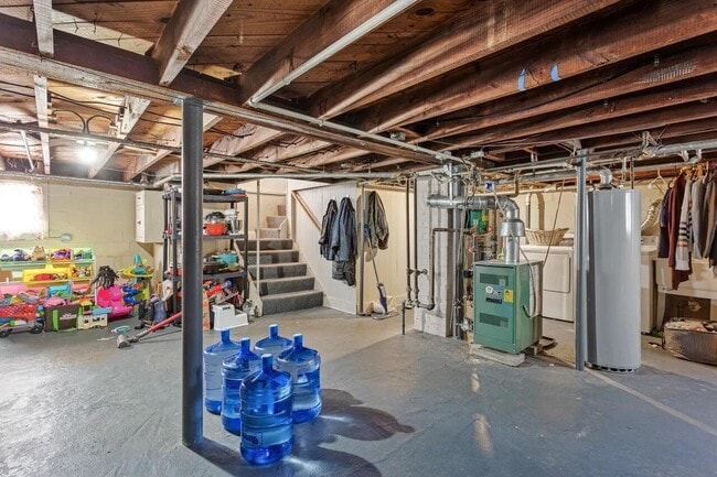 Building Photo - 22713 Lanse St