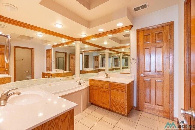 Building Photo - 3905 Springwood Dr