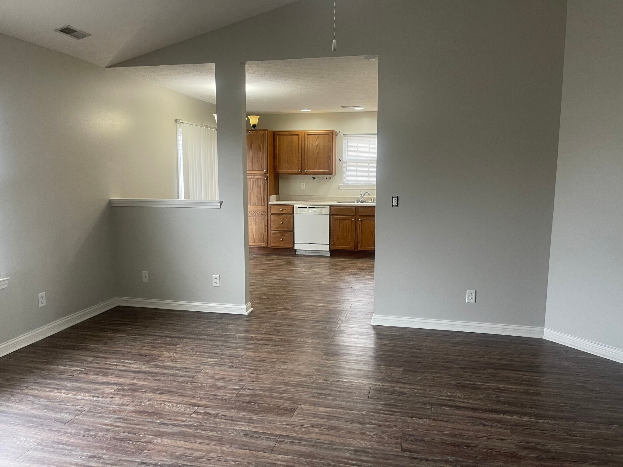 Building Photo - 406 Camden Cir