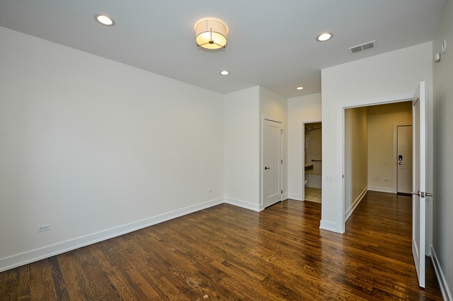 Building Photo - 5139 N Broadway St
