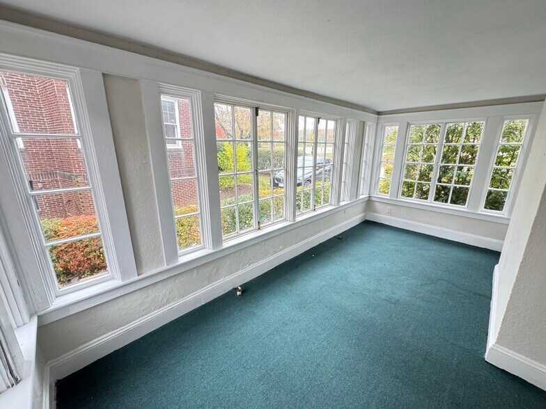 Building Photo - 214 Commonwealth Ave