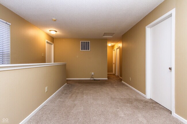 Building Photo - 1766 Blue Grass Pkwy