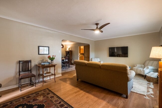 Building Photo - 3812 Calle Del Monte NE