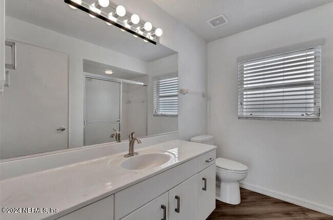 Building Photo - 405 Waterside Ln