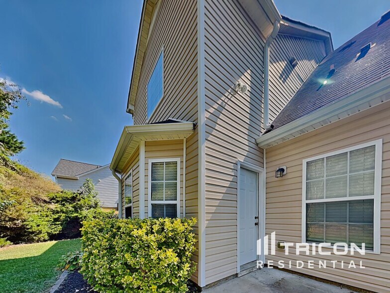 Building Photo - 2309 Swan Lake Ct