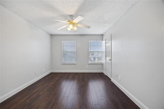 Building Photo - 726 Opal Ln