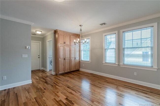 Building Photo - 192 Montauk Ave