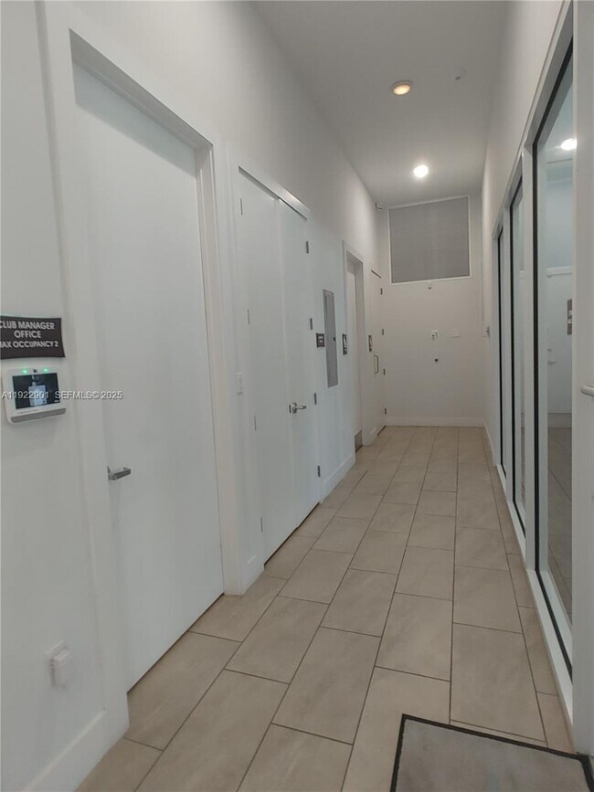 Building Photo - 1766 SE 26th Rd