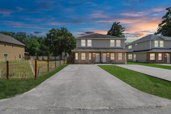 Building Photo - 8106 Rhobell St