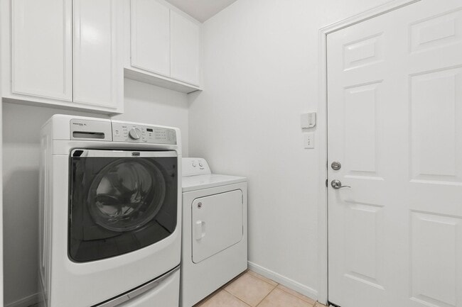 Building Photo - 72 S Piper Trace
