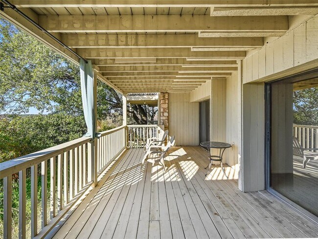 Building Photo - 519 Rock Bluff Dr