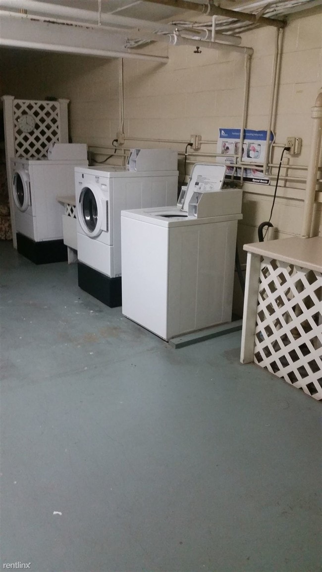 Building Photo - Studio, 1 bath  - EZ Living Suites Efficiency