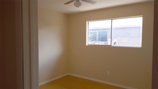 Building Photo - 890 Palo Verde Dr